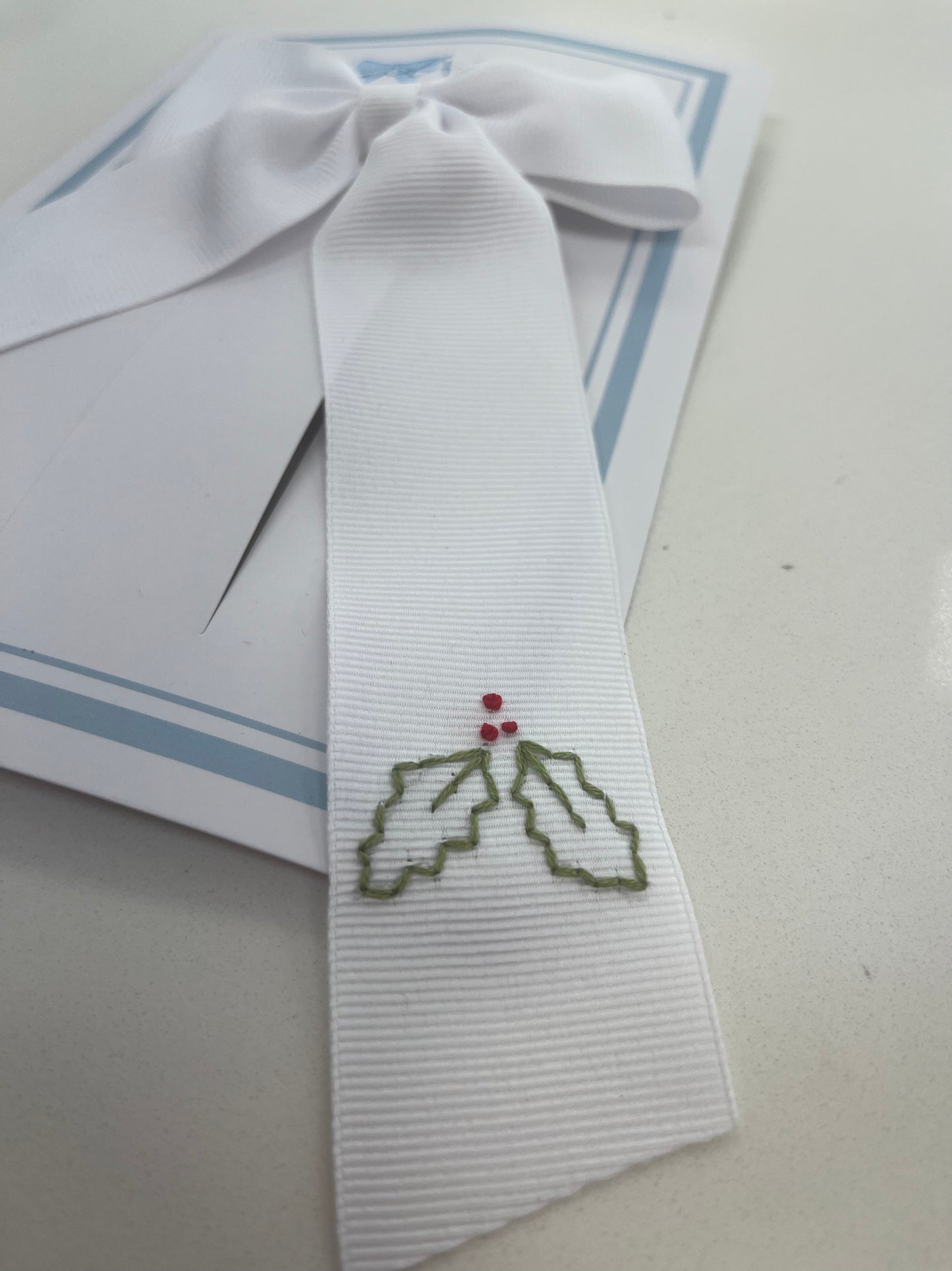 Holly White Tail Bow